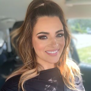 Meet your Posher, Dayna